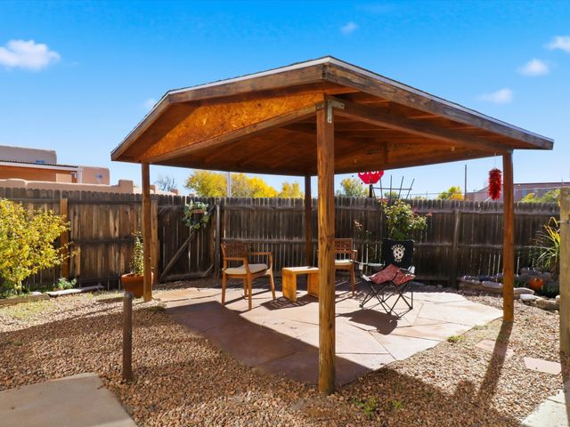 6356 Jaguar Drive, Santa Fe, NM 87507