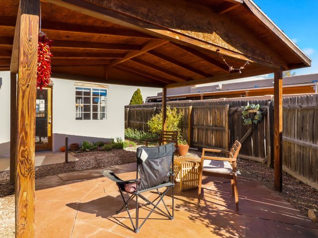 6356 Jaguar Drive, Santa Fe, NM 87507