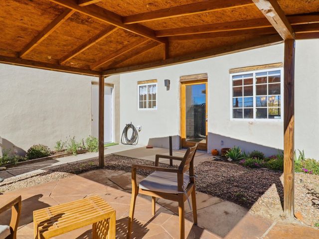 6356 Jaguar Drive, Santa Fe, NM 87507