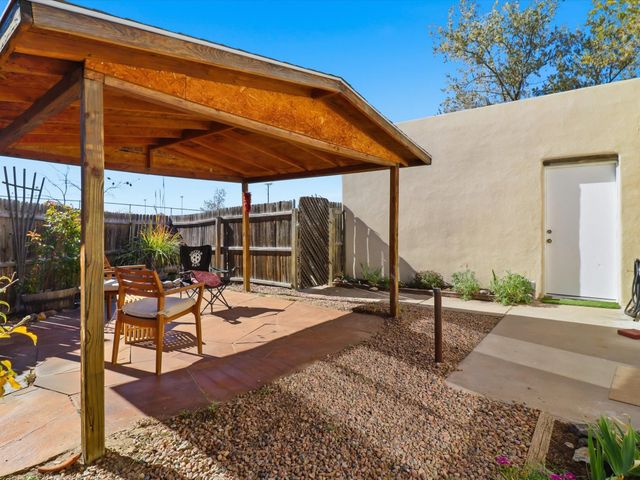 6356 Jaguar Drive, Santa Fe, NM 87507