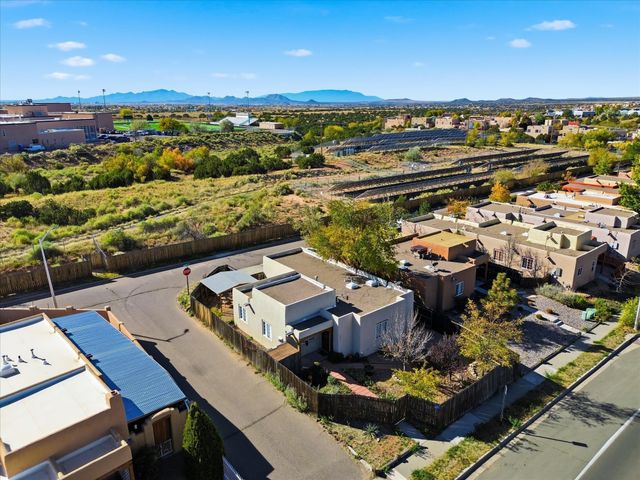 6356 Jaguar Drive, Santa Fe, NM 87507