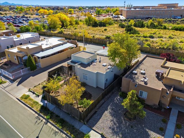 6356 Jaguar Drive, Santa Fe, NM 87507