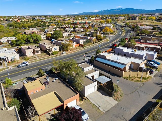 6356 Jaguar Drive, Santa Fe, NM 87507