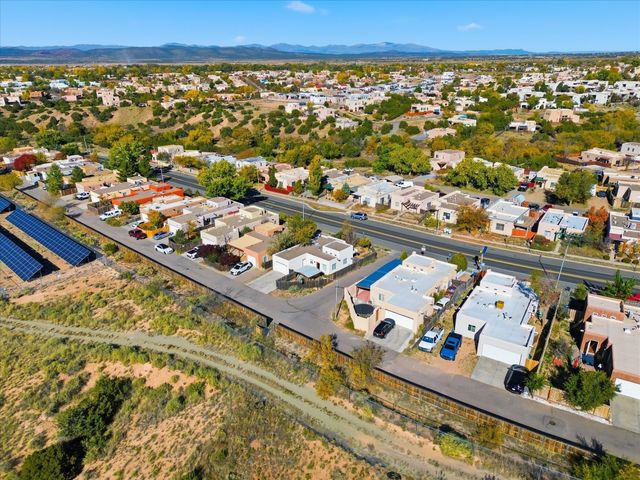 6356 Jaguar Drive, Santa Fe, NM 87507