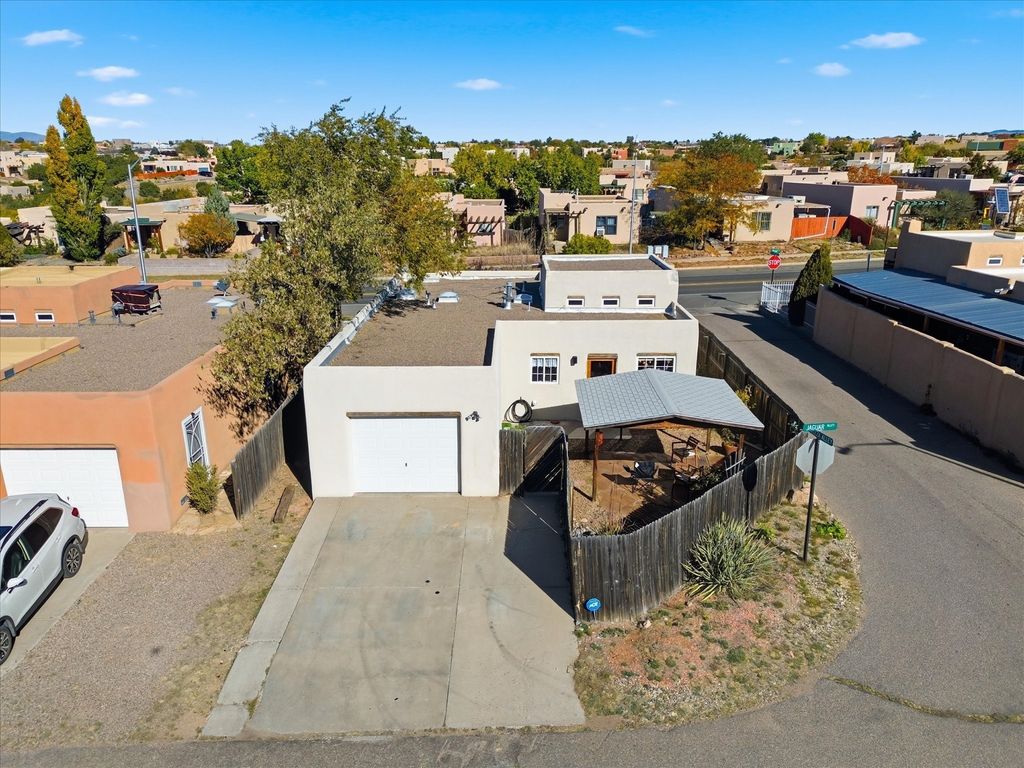 6356 Jaguar Drive, Santa Fe, NM 87507