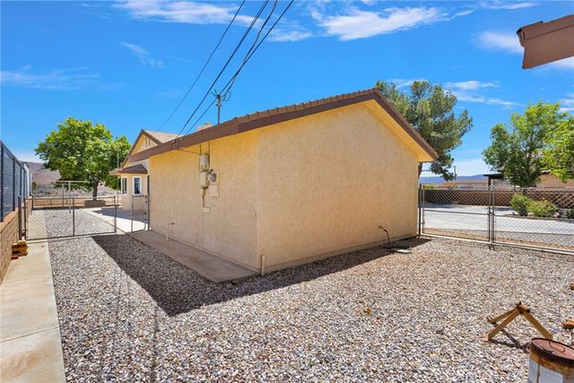 18669 Ranchero, Hesperia, CA 92345