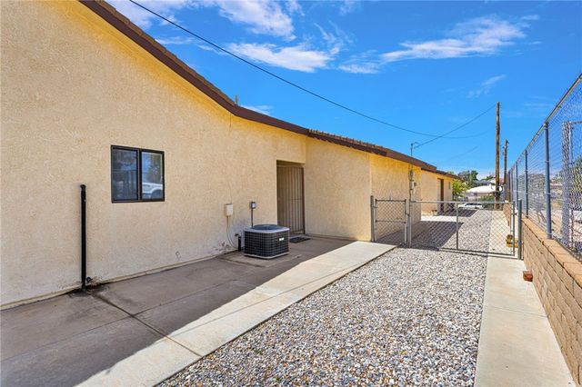 18669 Ranchero, Hesperia, CA 92345
