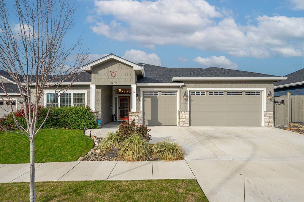 3855 Wyoming Lane, Medford, OR 97504