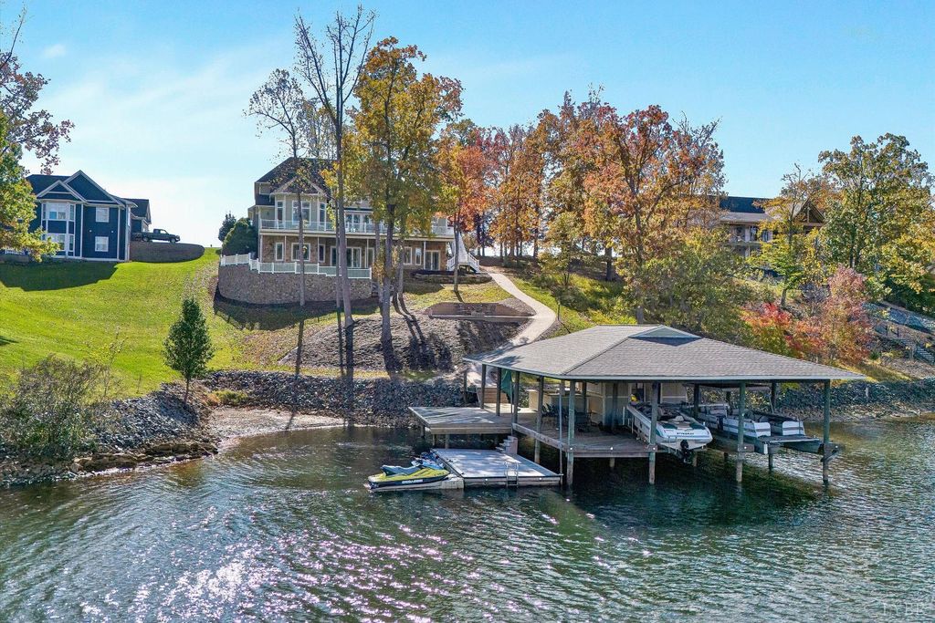 803 Compass Cove Circle, Moneta, VA 24121