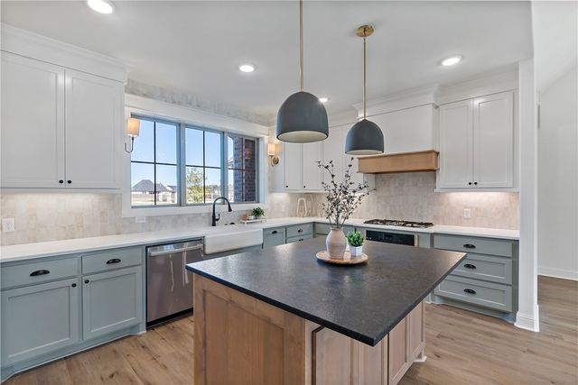 2160 Madden Circle, College Station, TX 77845