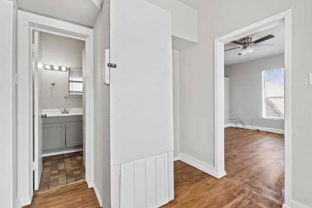 909 W Chestnut Street, Denison, TX 75020