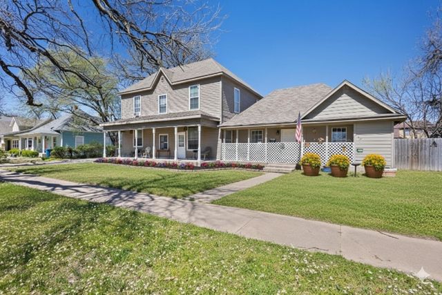 909 W Chestnut Street, Denison, TX 75020