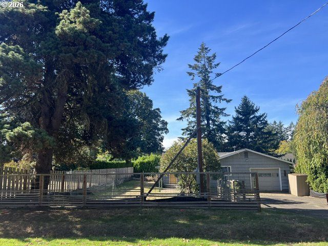7623 Sw 49TH Ave, Portland, OR 97219