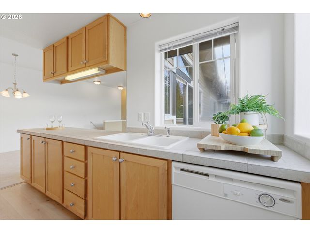 15130 Sw MALLARD Dr 202, Beaverton, OR 97007