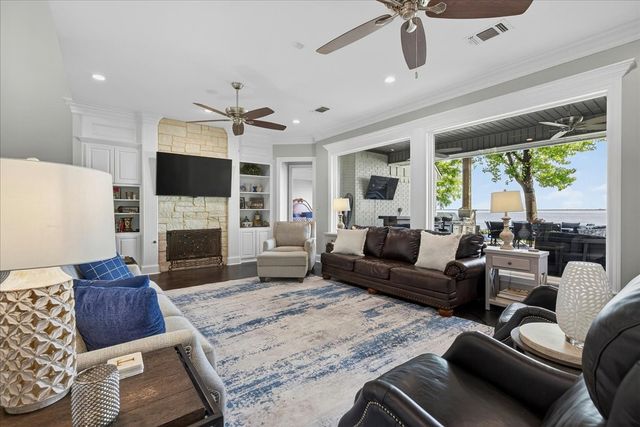 122 Saint Annes Drive, Mabank, TX 75156