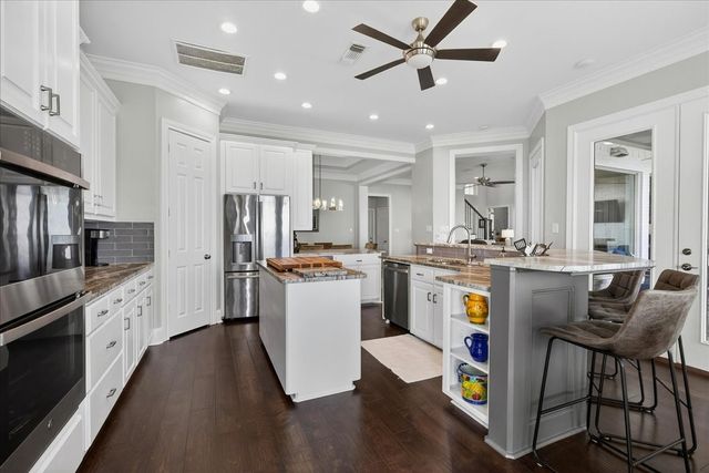 122 Saint Annes Drive, Mabank, TX 75156