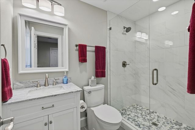 122 Saint Annes Drive, Mabank, TX 75156