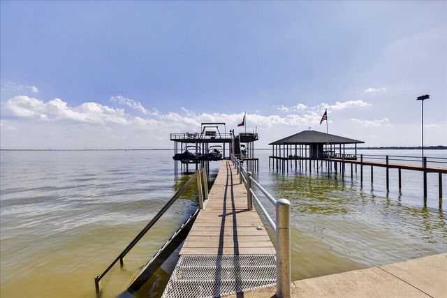 122 Saint Annes Drive, Mabank, TX 75156