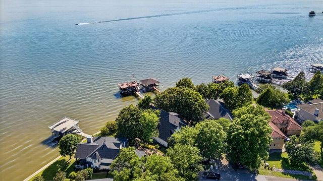 122 Saint Annes Drive, Mabank, TX 75156
