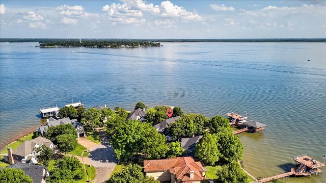 122 Saint Annes Drive, Mabank, TX 75156