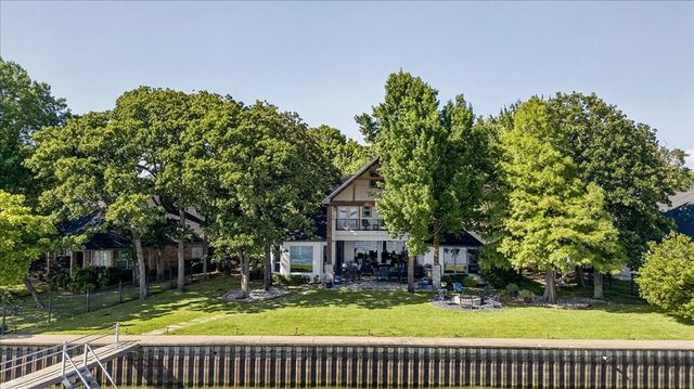 122 Saint Annes Drive, Mabank, TX 75156