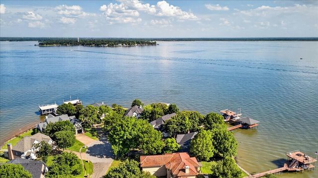 122 Saint Annes Drive, Mabank, TX 75156