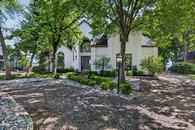 122 Saint Annes Drive, Mabank, TX 75156