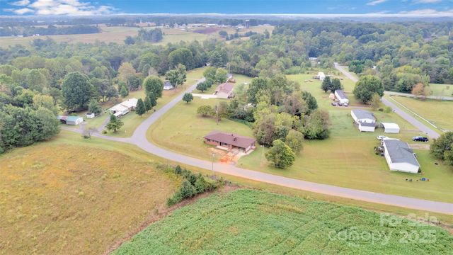 170 Redmon Road, Harmony, NC 28634