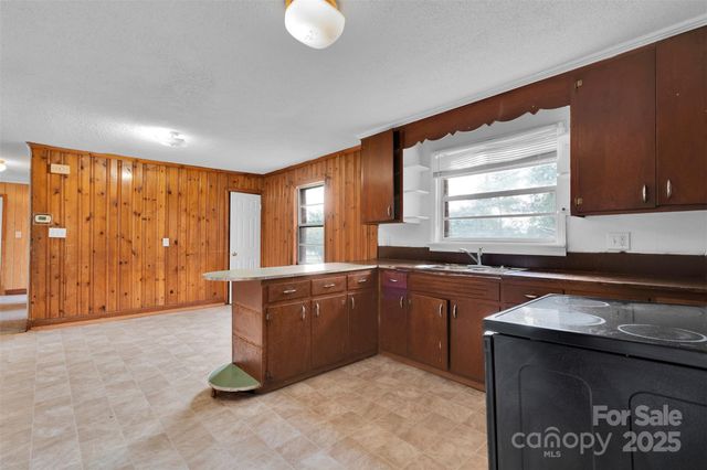 170 Redmon Road, Harmony, NC 28634