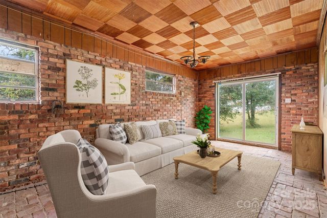 170 Redmon Road, Harmony, NC 28634