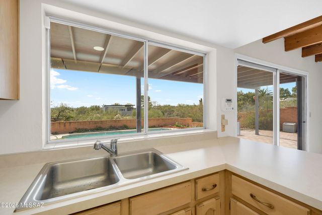 3951 N Four Winds Drive, Tucson, AZ 85750