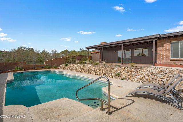 3951 N Four Winds Drive, Tucson, AZ 85750