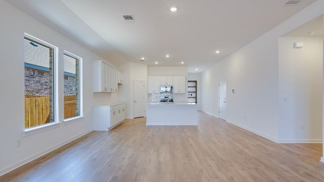 1916 Crooked Creek ST, Leander, TX 78641