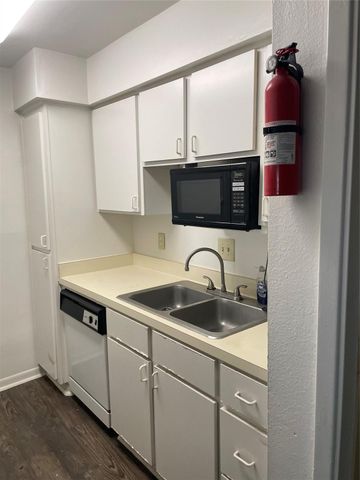 8419 Hearth Drive 7, Houston, TX 77054