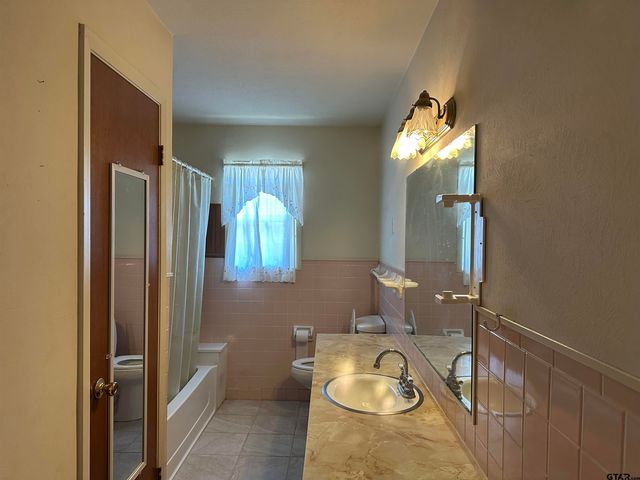 957 W FM 23, Rusk, TX 75785