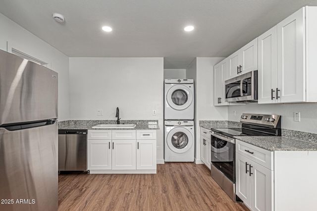 1934 E CARVER Drive 1, Phoenix, AZ 85040