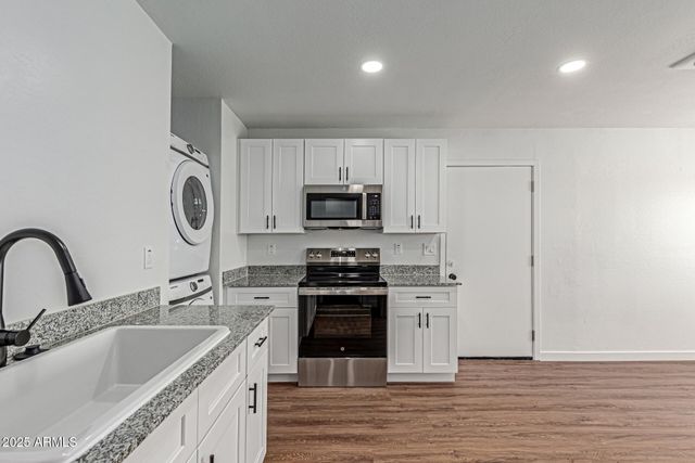 1934 E CARVER Drive 1, Phoenix, AZ 85040