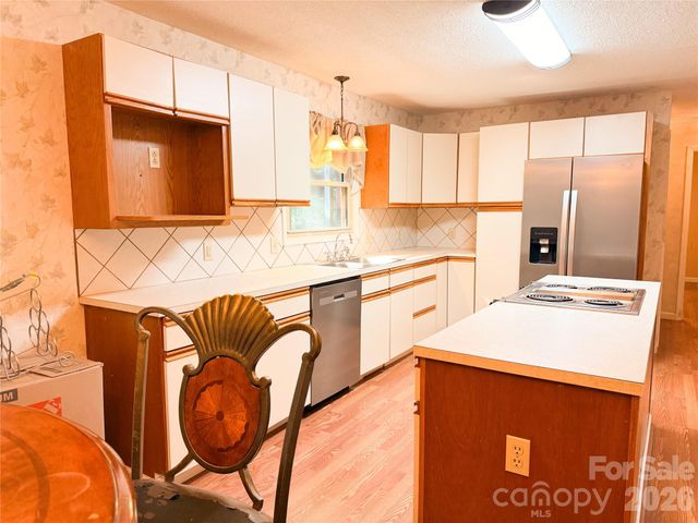 301 Starmount Drive, Statesville, NC 28677