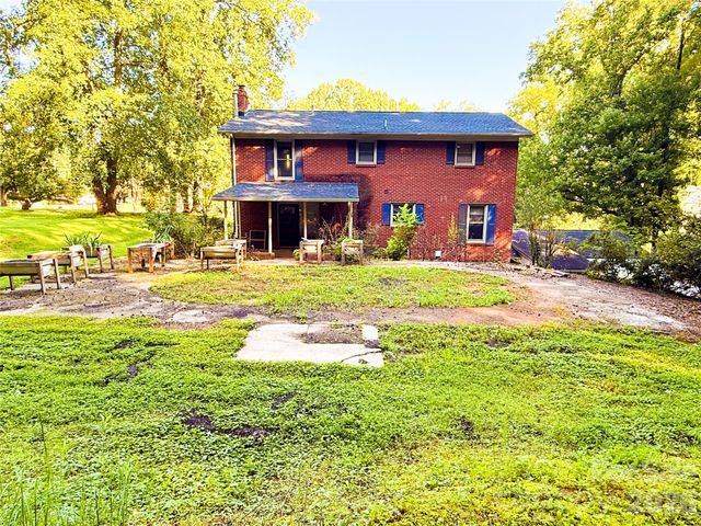 301 Starmount Drive, Statesville, NC 28677