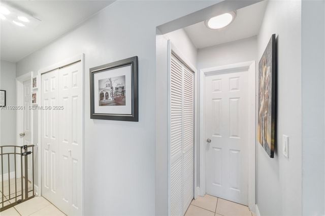 10350 SW 4th St, Sweetwater, FL 33174