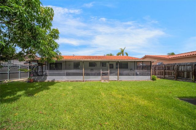 10350 SW 4th St, Sweetwater, FL 33174