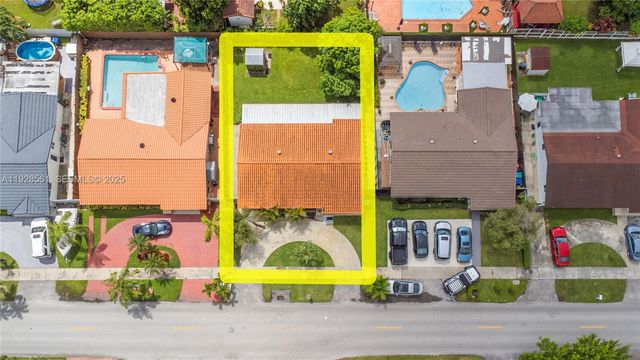 10350 SW 4th St, Sweetwater, FL 33174