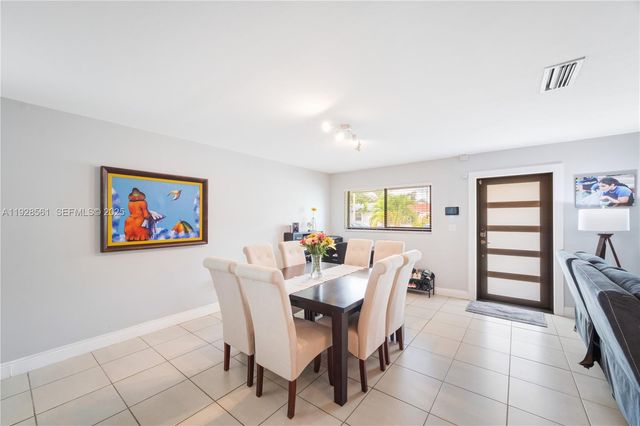 10350 SW 4th St, Sweetwater, FL 33174