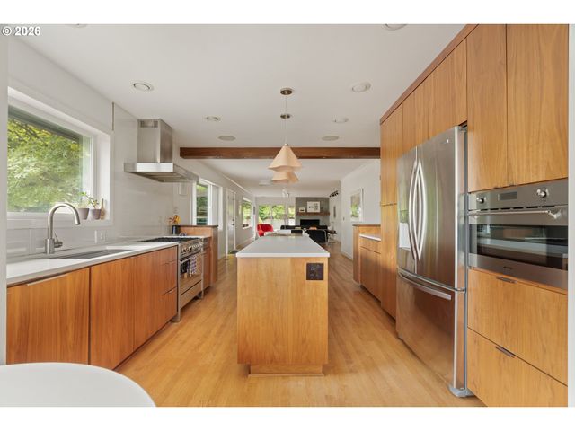 2727 Sw PATTON Ct, Portland, OR 97201