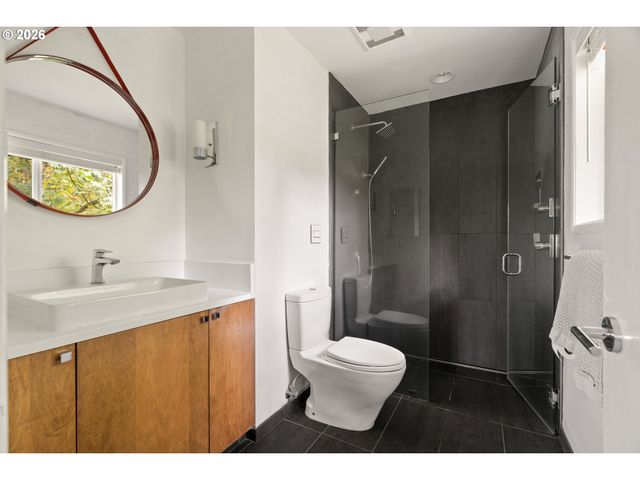 2727 Sw PATTON Ct, Portland, OR 97201
