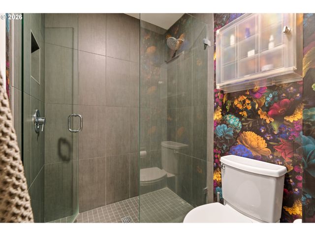 2727 Sw PATTON Ct, Portland, OR 97201
