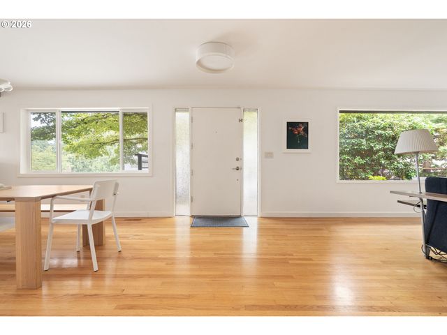 2727 Sw PATTON Ct, Portland, OR 97201
