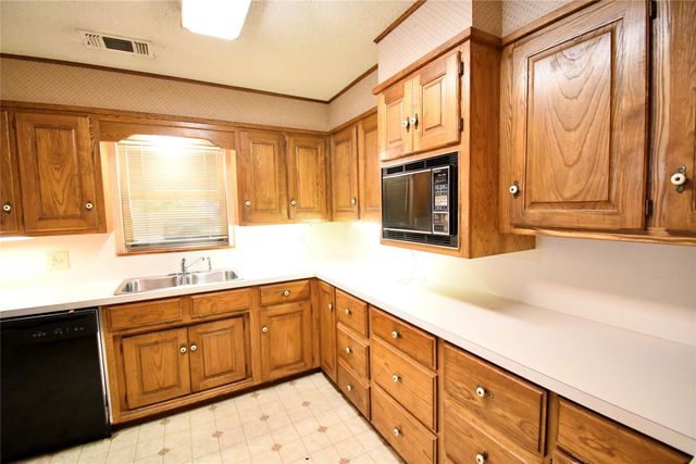 1314 W Water Street, Weatherford, TX 76086