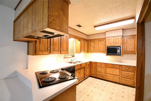 1314 W Water Street, Weatherford, TX 76086