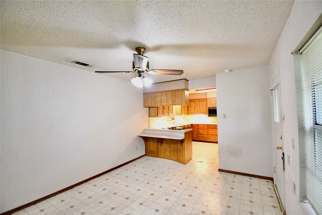 1314 W Water Street, Weatherford, TX 76086